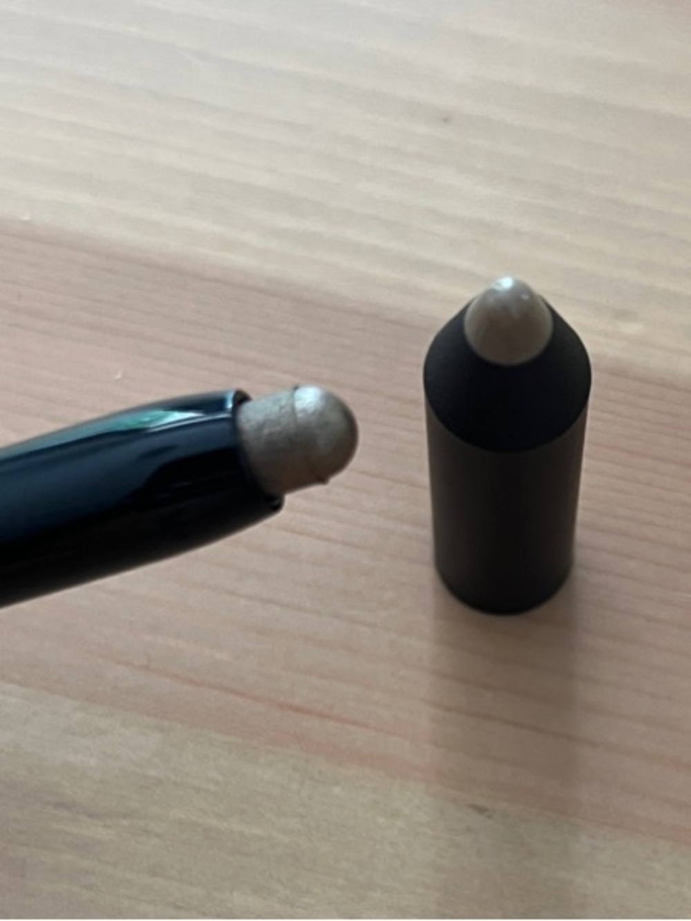 treStiQue Shimmer Eyeshadow Stick